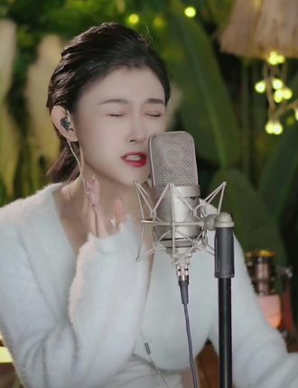 小娜寶  正在直播......